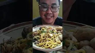 Bakso Legend Mas Untung berdiri sejak Th 1981 dulunya menjual di kanting sekolah Smp 2 pangkep