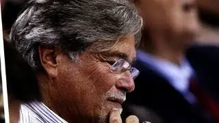Carnival's CEO Micky Arison steps aside