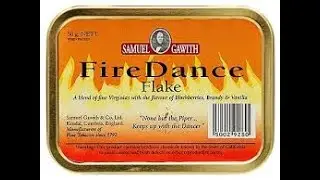 Fire dance flake dans une &eacute;cume. Fumer la pipe et le tabac