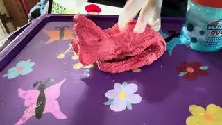 Mixing Elmer’s glue slime together ✨