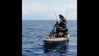 Ψάρεμα με καγιάκ-Η μάχη με την τουνα.!Χτυπησε στα 60μ και με πήγε στα 200μ Tuna fishing with kayak.!