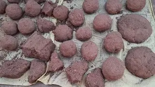 HBD🎊 Bbunch🥳 ASMR 🤩 Crispy Red Dirt chunk/balls 💦crumbling on tile #purereddirt #crumbling #cement
