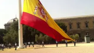 Izada de la bandera española
