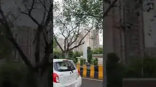 PAN OASIS SEC 70 NOIDA 📞 📲 7206165093