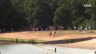 Politie ontruimt Het Hulsbeek en zoekt met sonarboot naar vermiste man