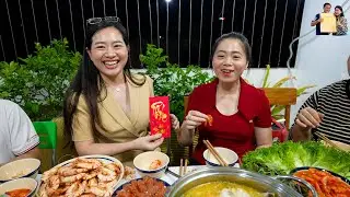 Ăn Tất Niên toàn món ngon Cửa hàng Đặc sản Thiên nhiên Cà Mau của Ánh Kua nhận được món quà bất ngờ