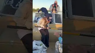 Первый в жизни СОМ! Прям на съемках #диалогиорыбалке