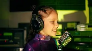 OOPS! I Did it Again - Cover by  Marta Grāve