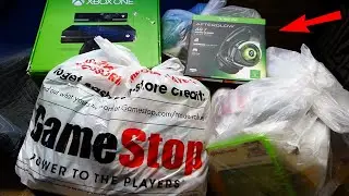 Day After Christmas Dumpster Diving Gamestop! What was left in the dumpster!