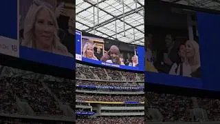 Terry Crews singing #athousandmiles at the #49ers vs #rams game 🏈🎶😂 #fyp #shorts #viral #whitechicks