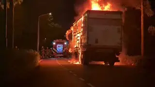 Vrachtwagen in lichterlaaie aan het Jagersveld in Uden