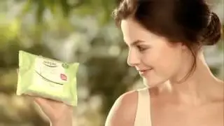 5. Simple - Cleansing Wipes (30s).flv