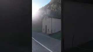 UN HAMEAU AU FOND DE LA VALLÉE...