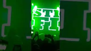 Sticky fingers Chile 2020 - Dylan breaking his guitar