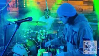 Delish Music - FALLN WNDERIN 4k