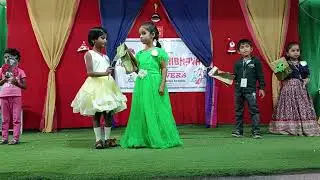 The Hungry Caterpillar 🐛 | Puppet Story by SRKG Kids