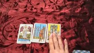 A Tarot example shortie with 3 cards