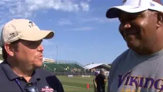 Vikings wide receivers coach George Stewart