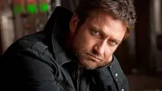 Gerard Butler  seduces me