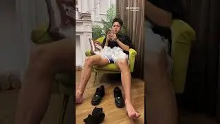 Interview Gets Unexpected 👟😂 #bl  #gay #bromance #lgbtqcontent #attractivemen #douyin #asianmen