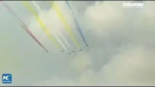 Dazzling performances wow audience on Airshow China 2021 opening day