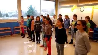 Les CM2 chantent les choristes !
