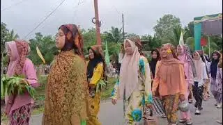 Keluarga MTsN 2 Siak mengikuti Pawai Tempo Doeloe Lalang 