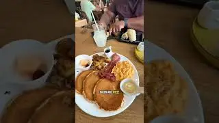 Breakfast in Bangkok at Breakfast Story!