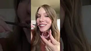 Mixing together the perfect fall lipstick shade using GoPlay Cosmetics LIPSKIT 🍂 This product is p
