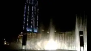 نافورة دبي مول ترقص على الموسيقى