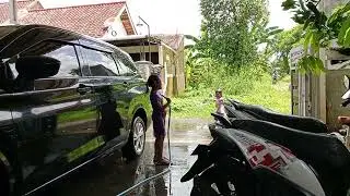 CUCI MOBIL SAMBIL MAENAN  AIR💦💦 #vlog #fypシ #viral 