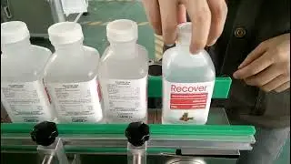 Square bottle three sides labeling machine one sticker multi sides label applicator test video 2