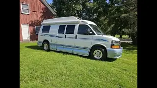 Interior - 2005 Roadtrek 190 Versatile Chevrolet E3500
