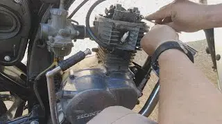 Valve clearance adjustment on Honda CB 50