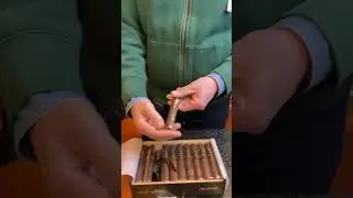 Davidoff Winston Churchill Late Hour Robusto #luxury #davidofficial