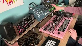 Ambient looping jam - Boss RC505mkii and Elta Solar 42f