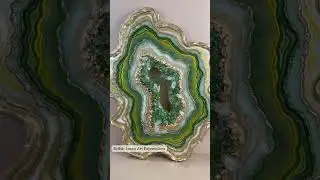 💚Feel #bejeweled with #meyspringpigments Green Pyromorphite #gemstone inspired #micapowder in #epoxy