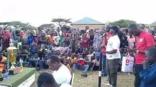 FKF ISIOLO COUNTY BRANCH CHAIRMAN HUSSEIN KADIR(ABOKOH) ENCOURAGING THE YOUTH DURING LEAGUE PLAY.