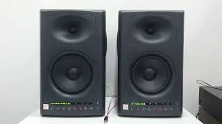 JBL LSR4326P loa kiểm âm Active, 150w/loa, điện 230V, có giải mã DAC. Giá 9tr5