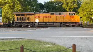 UP 7918 Leads A Long SB NS 321
