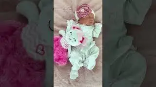 Unique Personalized Baby Gifts for the best baby pics! #cuteasbuttons