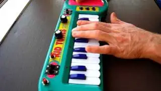 Circuit bent toy keyboard. Kid Tunes Electronic Keyboard.
