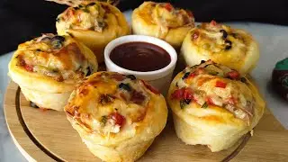Baked Pizza Muffins | HomeKitchen_Studio | Savoury Muffins