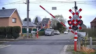 Spoorwegovergang Destelbergen (B) // Railroad crossing // Passage &agrave; niveau