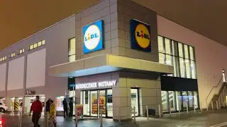 Как в Польше сдают бутылки в LIDL | Показываем как работает автомат #польша #lidl 