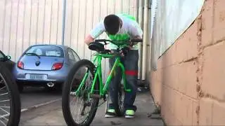 Bruno Bonetti Freestyle - Stunt Bike Aeroporto - HD