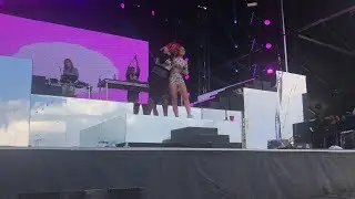 CHARLI XCX & CUPCAKKE - Lipgloss (LIVE @ GOV BALL)
