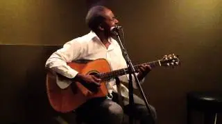 Rodney Appleby singing 