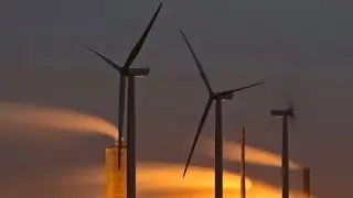 U.K. sets new record by going without coal for 55 hours, report says