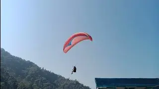 Yo paragliding Rorathang ma vairakhiko xa